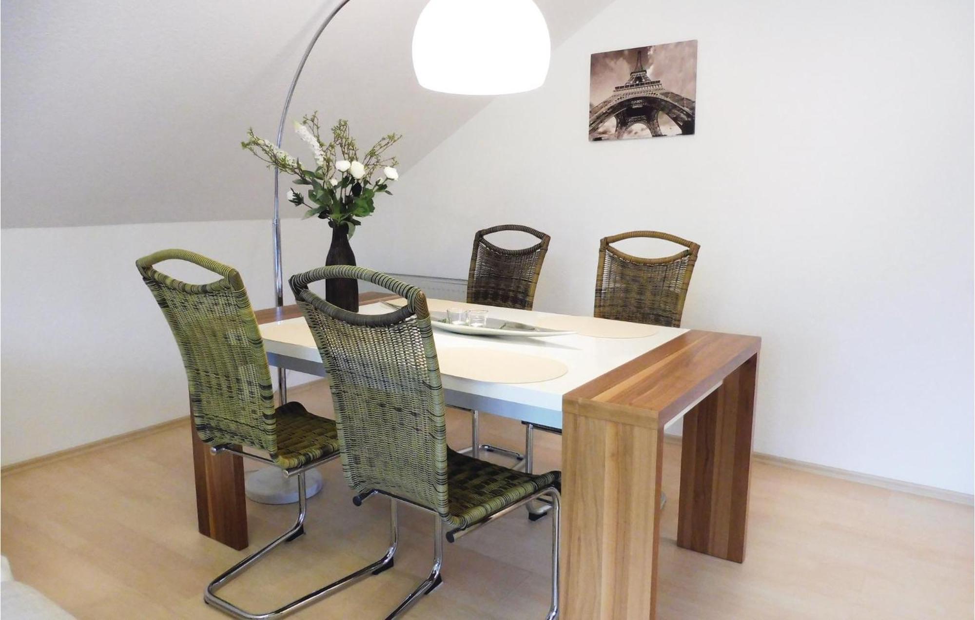 2 Bedroom Nice Apartment In Bad Pyrmont Ngoại thất bức ảnh