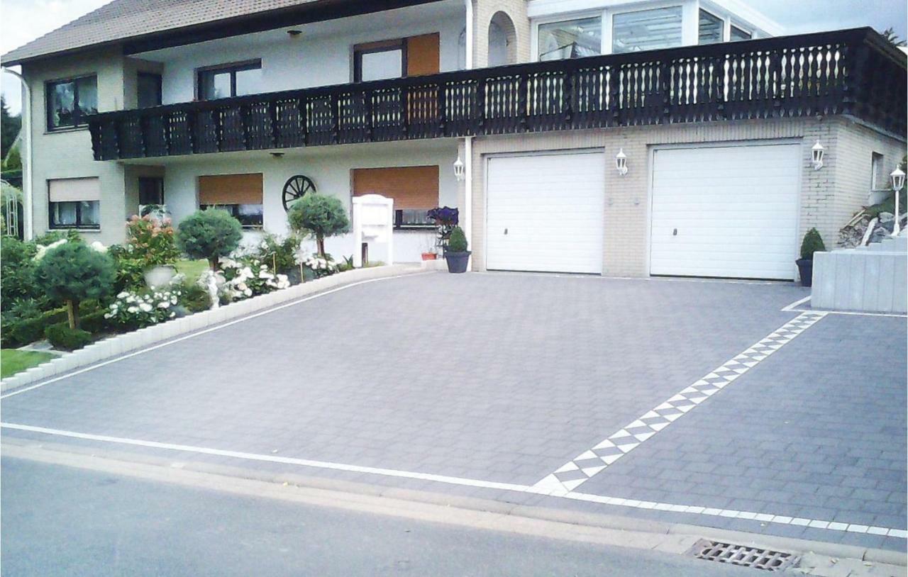 2 Bedroom Nice Apartment In Bad Pyrmont Ngoại thất bức ảnh